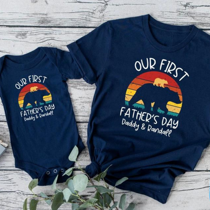 Unser Erster Vatertag - Personalisiertes Bär-T-Shirt für Vater und Baby