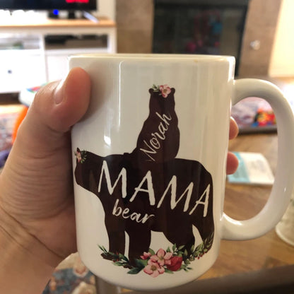 Mama Bär mit ihren Bärchen Kaffeebecher – Personalisierter Bärenfamilien Becher