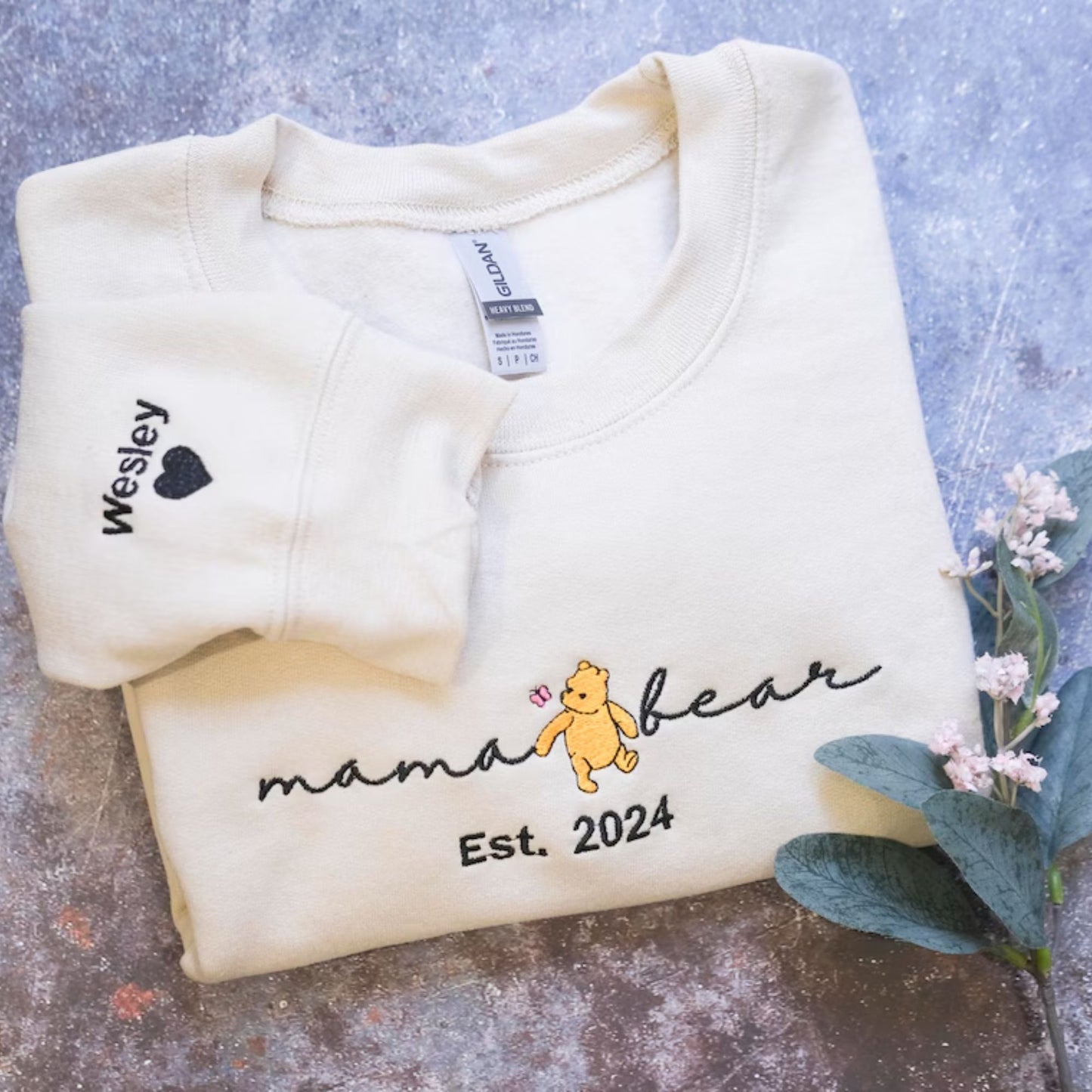 Personalisiertes Besticktes Mama Bären Sweatshirt mit Kindernamen