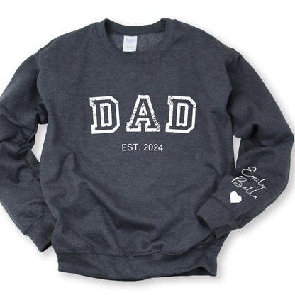 Personalisiertes Papa-Est-Sweatshirt und Hoodie mit Kindernamen auf dem Ärmel, Vatertagsgeschenk