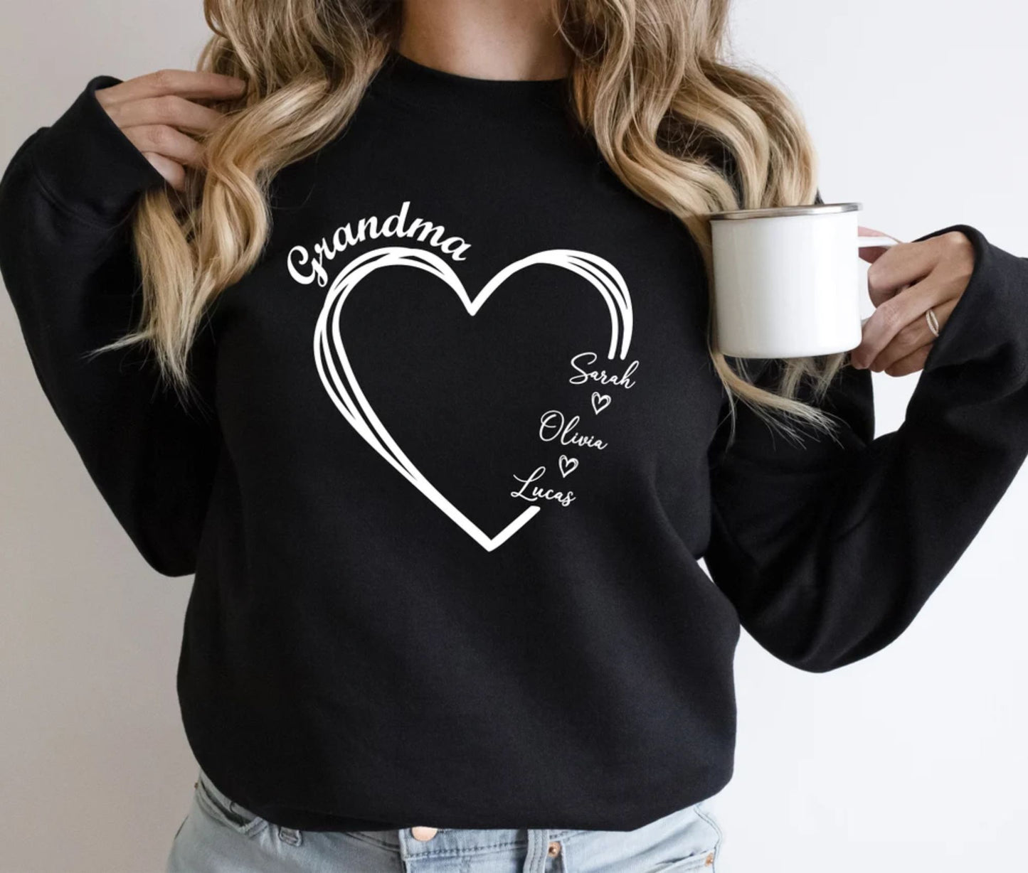 Personalisierter Oma-Sweatshirt mit Herz und Namen der Enkelkinder – Geschenke für Oma