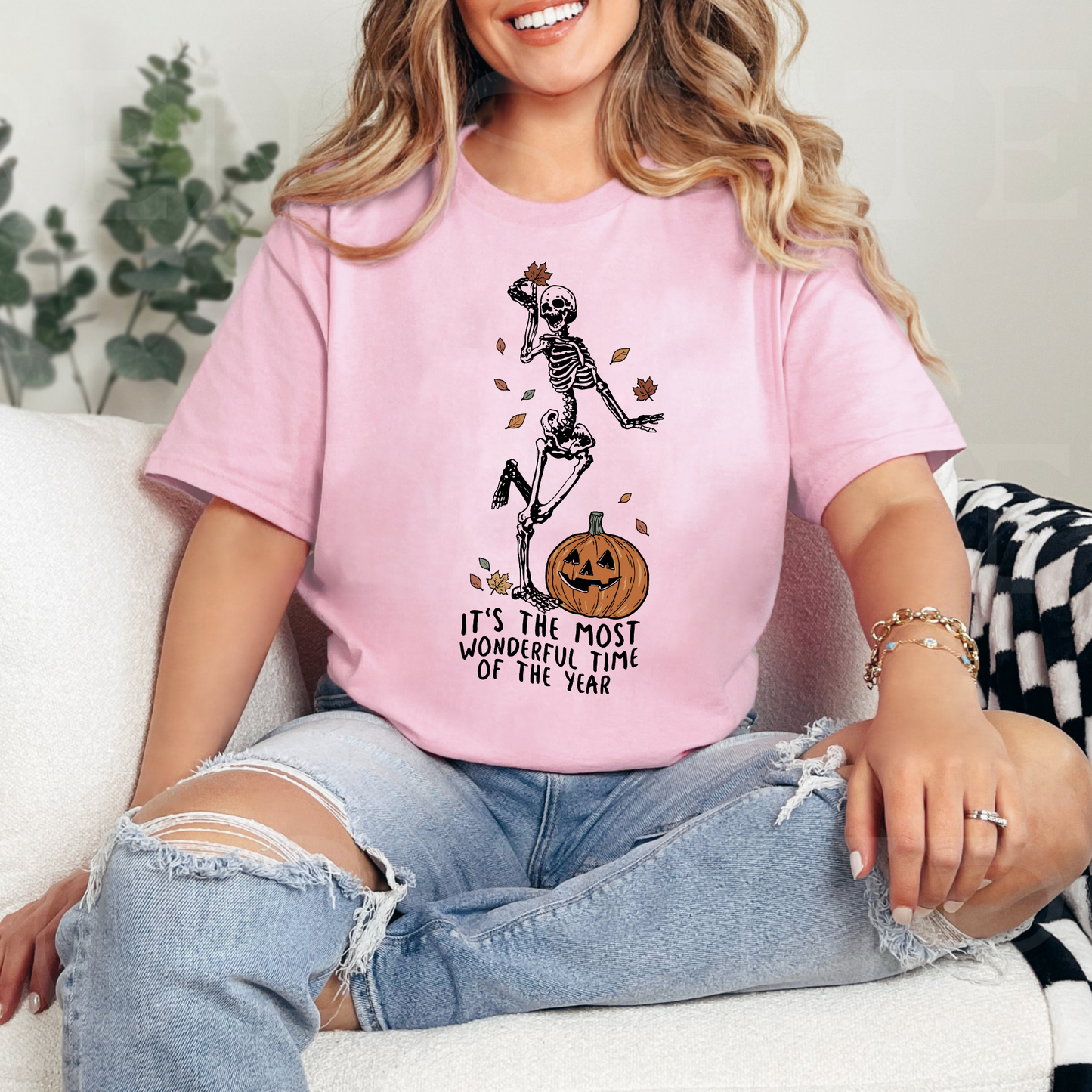 Retro-Halloween T-Shirt mit tanzendem Skelett - Geschenk für Vintage-Liebhaber