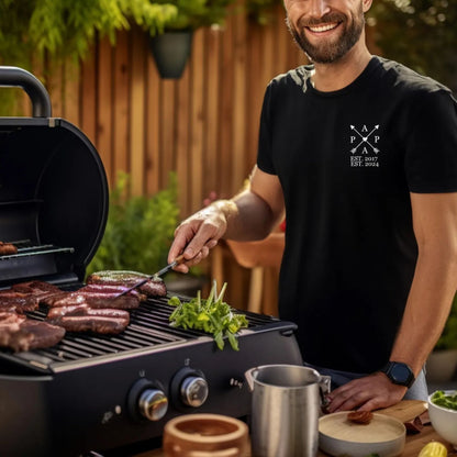 Papa Edition: T-Shirt mit dem Namen des Kindes und Geburtsjahr - Geschenk für Papa