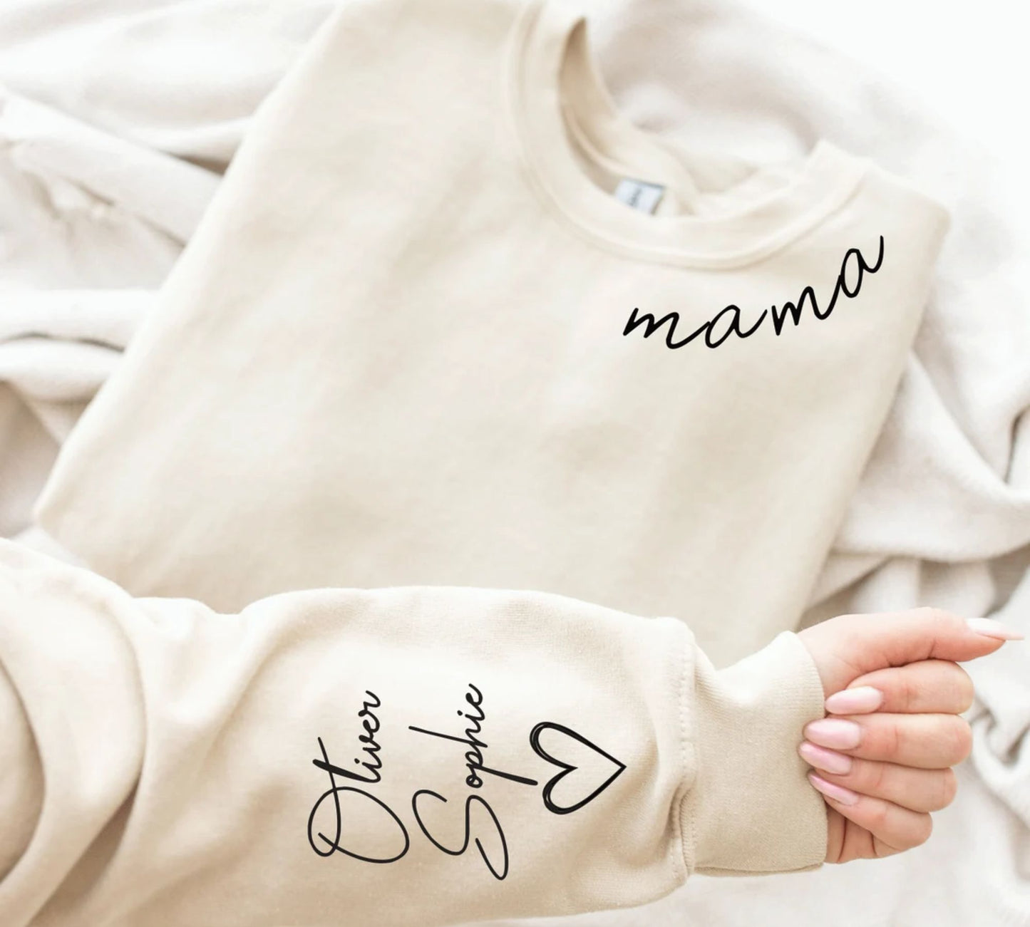 Personalisiertes Mama-Sweatshirt mit Namen des Kindes auf dem Ärmel - Weihnachtsgeschenk für Mama