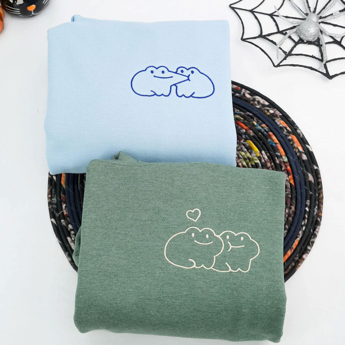 Personalisiertes Frosch-Pärchen Hoodie bestickt – Couple Hoodie mit Namen