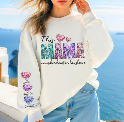 Diese Mama trägt ihr Herz Sweatshirt – Geschenk für Mama