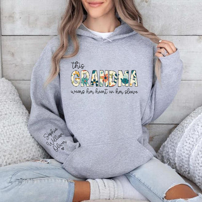 Personalisiertes Sweatshirt für Oma, Weihnachtsgeschenk für Mama - Ich trage mein Herz auf meinem Ärmel