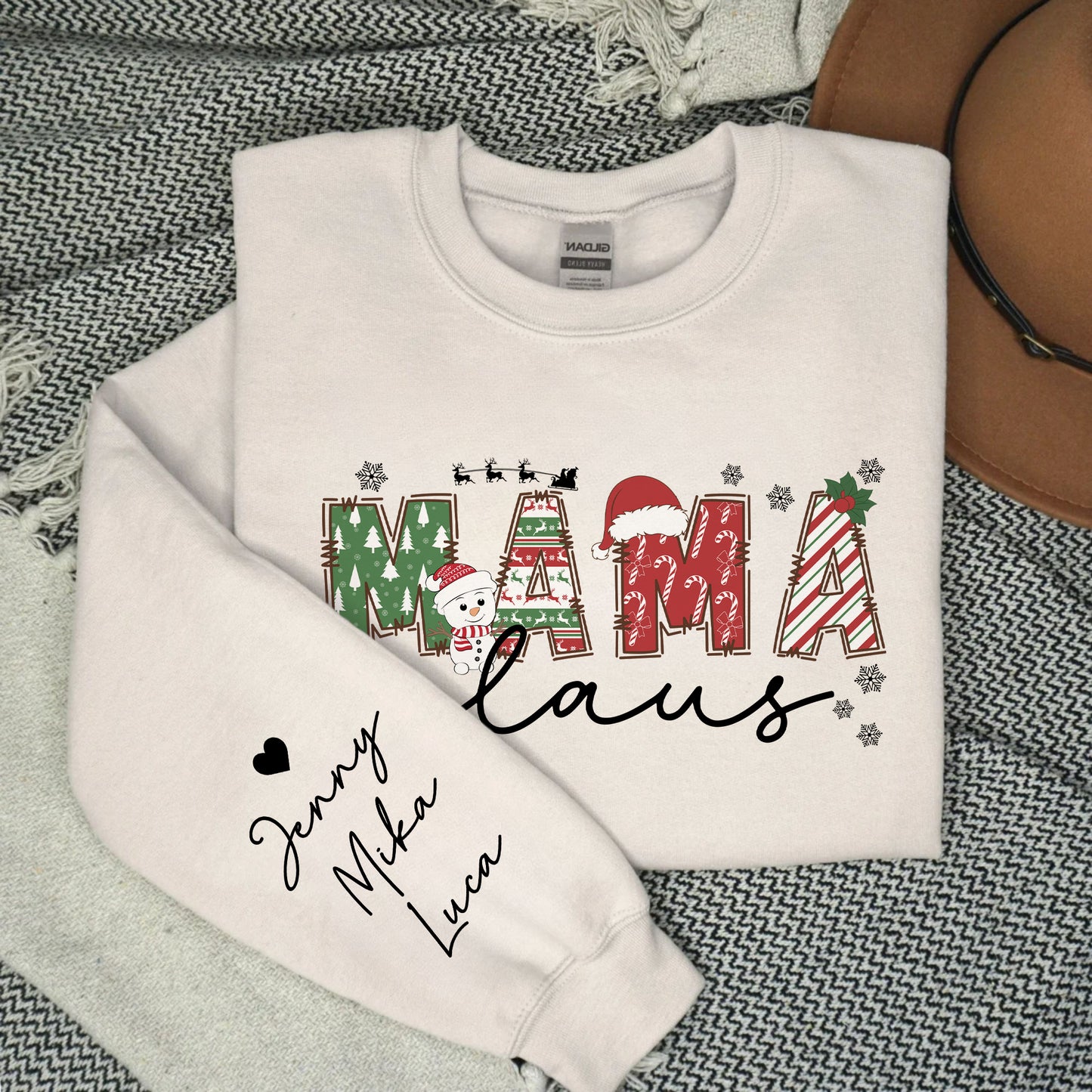 Personalisiertes Mama Claus Sweatshirt mit den Namen der Kinder - Weihnachtsgeschenk für Mama