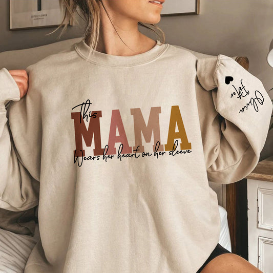 Personalisierter 'Diese Mama trägt ihr Herz auf dem Ärmel' Sweatshirt - Geschenk für Mama