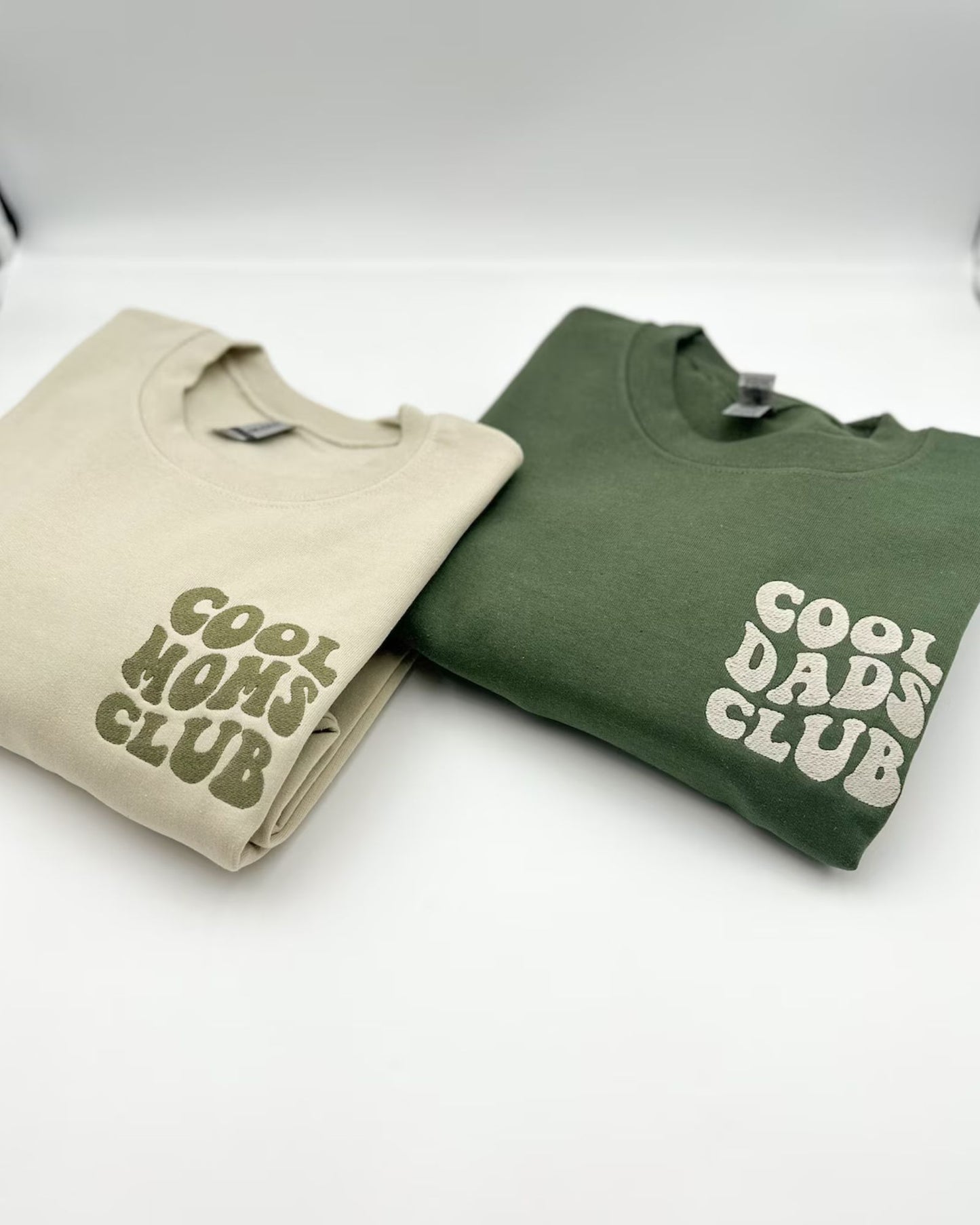 Besticktes Cool Moms-Dads Club Sweatshirt, Weihnachtsgeschenk für Mama und Papa