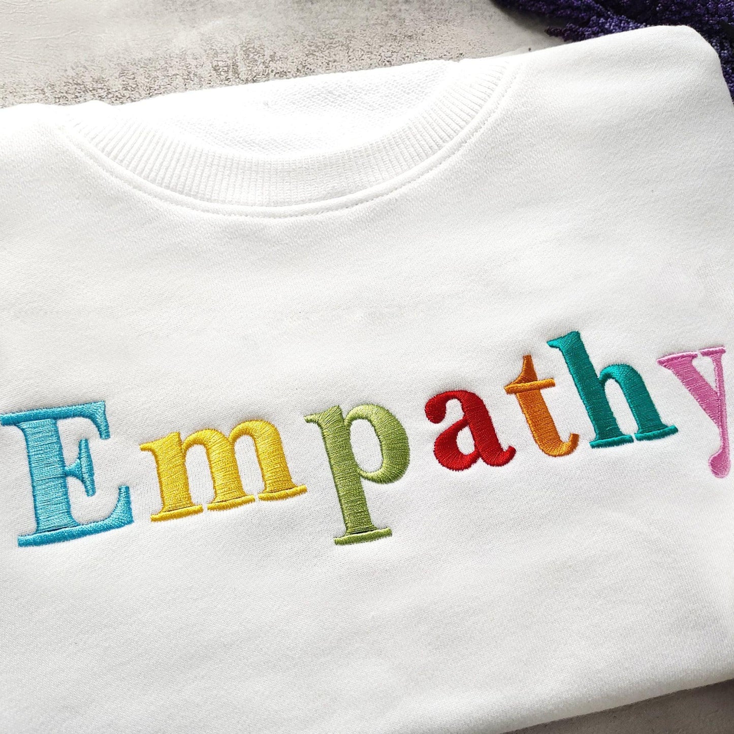 Gesticktes Empathie Sweatshirt - Positives Sweatshirt - GiftHaus