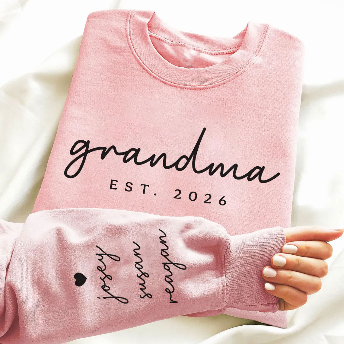 Personalisiertes Oma-Sweatshirt mit Kindernamen auf dem Ärmel