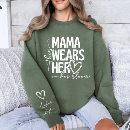 Herz-am-Ärmel Mama-Sweatshirt - Personalisierbar - GiftHaus