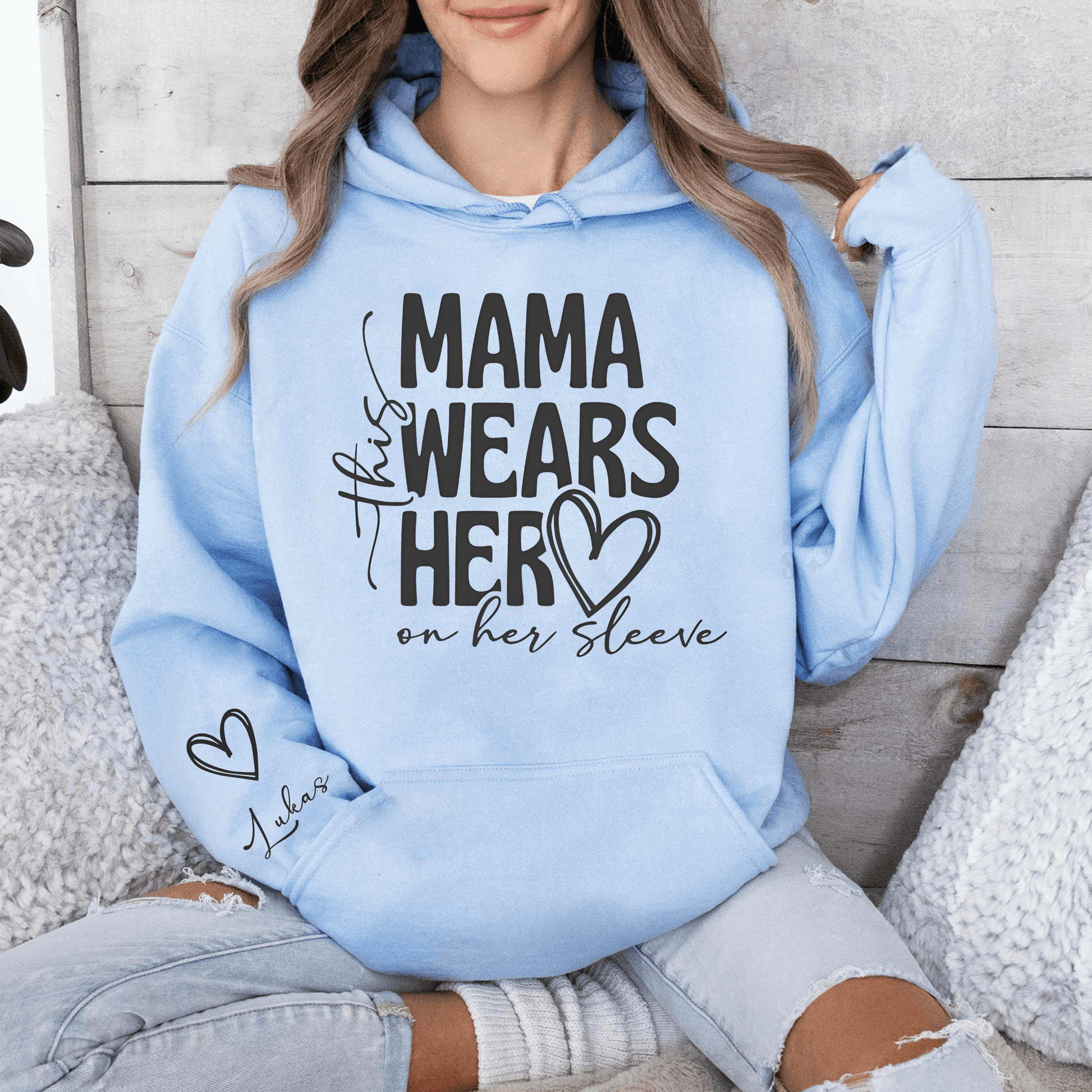 Herz-am-Ärmel Mama-Sweatshirt - Personalisierbar - GiftHaus