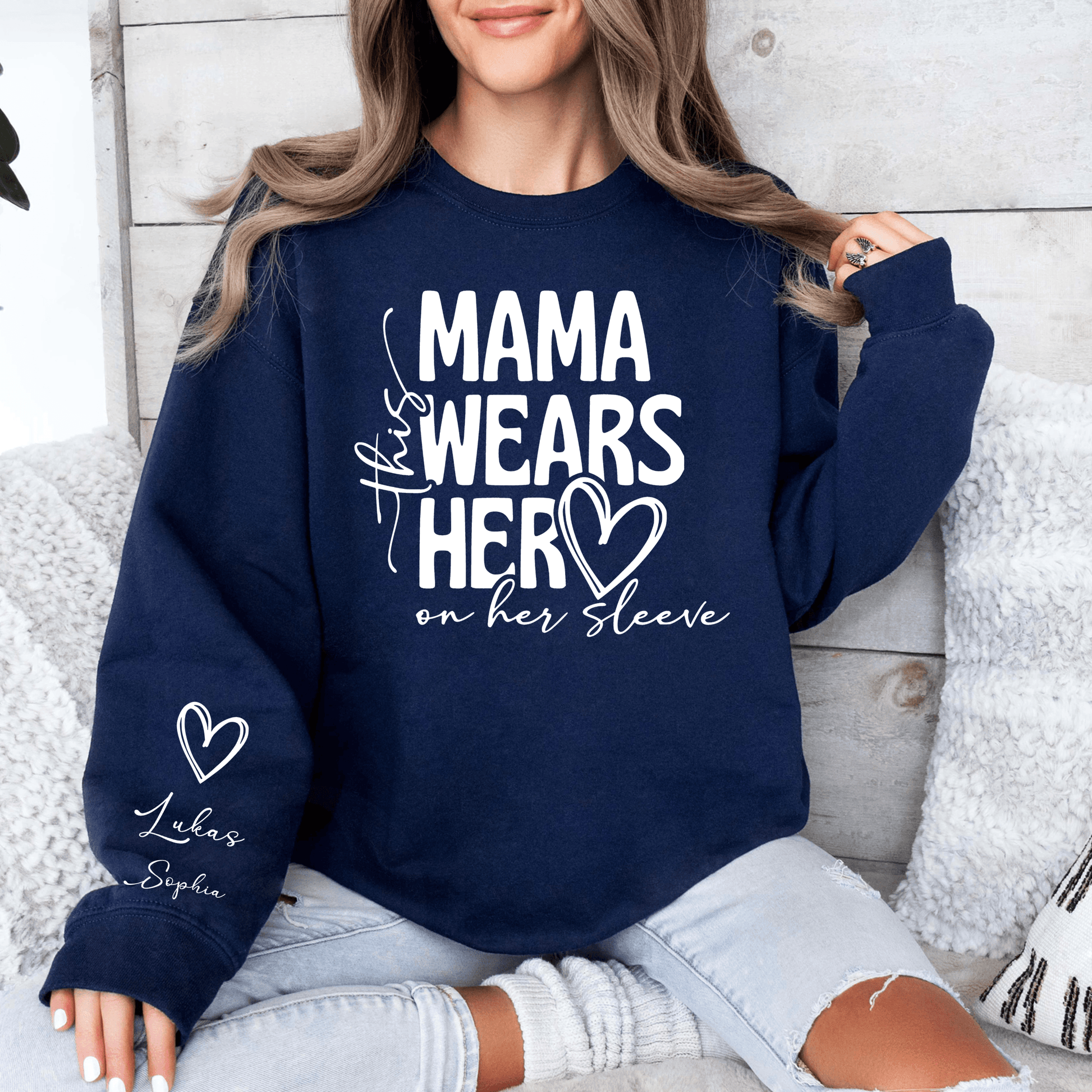 Herz-am-Ärmel Mama-Sweatshirt - Personalisierbar - GiftHaus