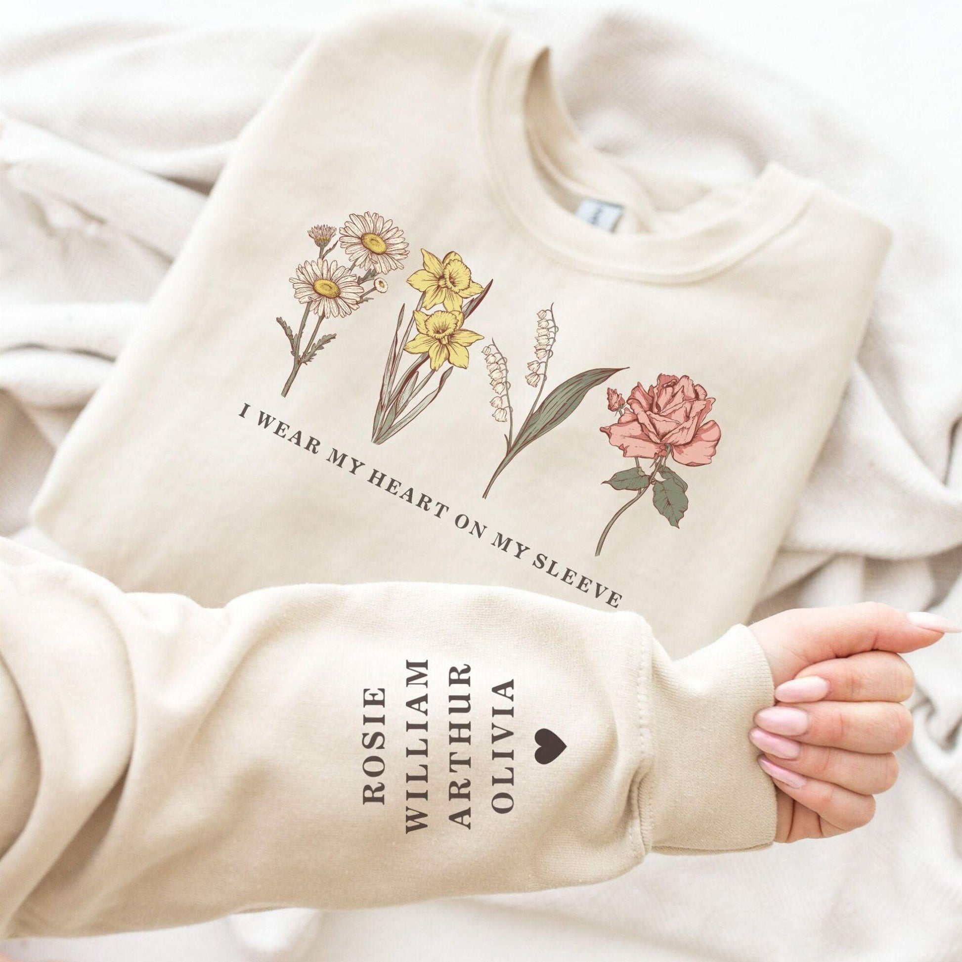 Individuelles Geburtsmonat Sweatshirt mit Geburtsblume Sweatshirt und Hoodie - Personalisiertes Geschenk Mama, Oma - GiftHaus