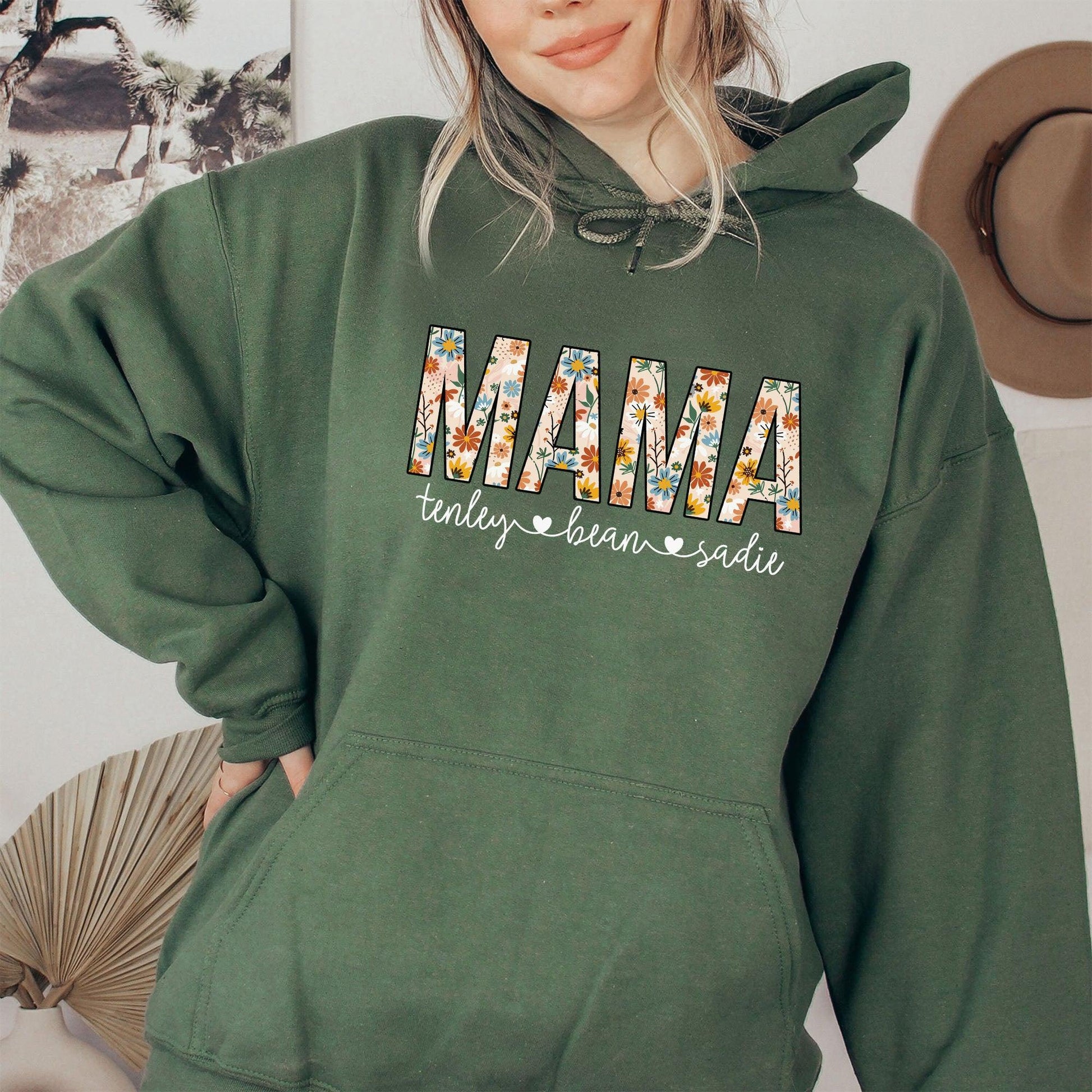 Individuelles Mama Sweatshirt mit Kindernamen - Geschenk für Mama - GiftHaus