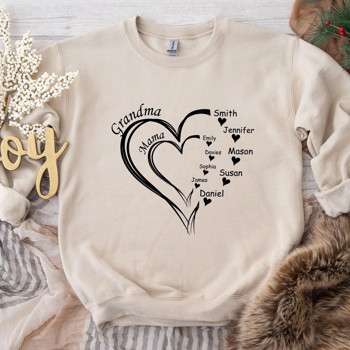 Individuelles Oma Herz mit Enkelnamen Sweatshirt und Shirts - Personalisierte Geschenke für Oma und Mama - GiftHaus