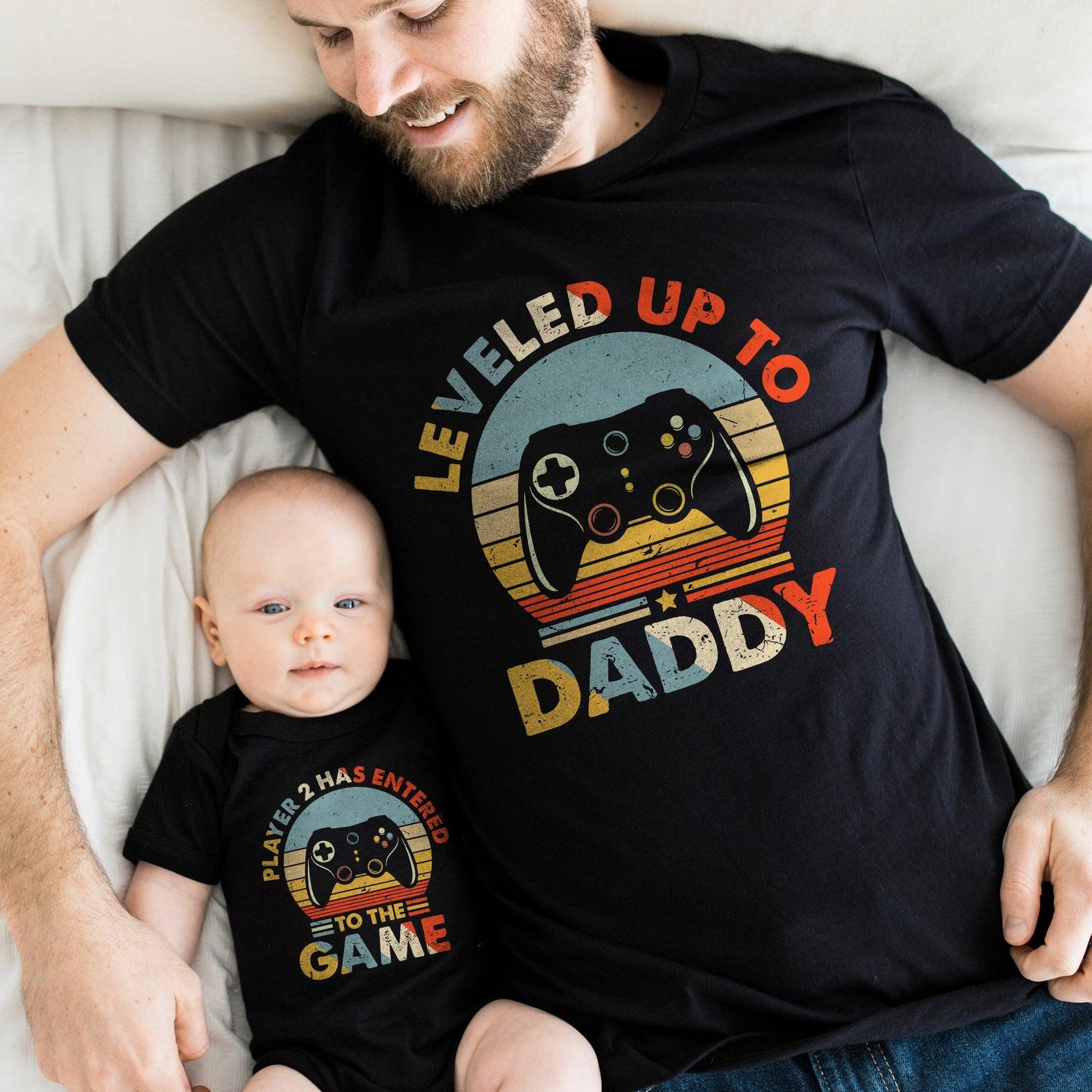 Levelaufstieg zum Papa, Spieler 2 hat das Spiel betreten - Papa und Baby passendes Shirt - GiftHaus