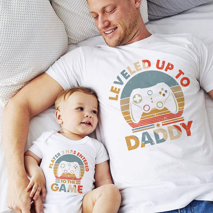 Levelaufstieg zum Papa, Spieler 2 hat das Spiel betreten - Papa und Baby passendes Shirt - GiftHaus