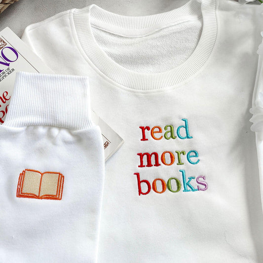 Mehr Bücher lesen Besticktes Sweatshirt - Geschenk für Buchleser - GiftHaus