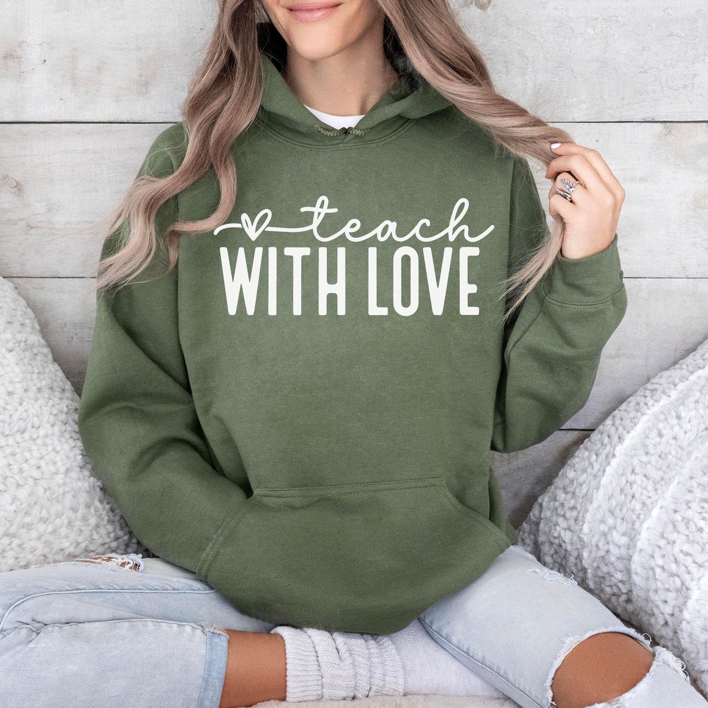 Mit Liebe Lehren Sweatshirt und Hoodie - Geschenk für Lehrer - GiftHaus