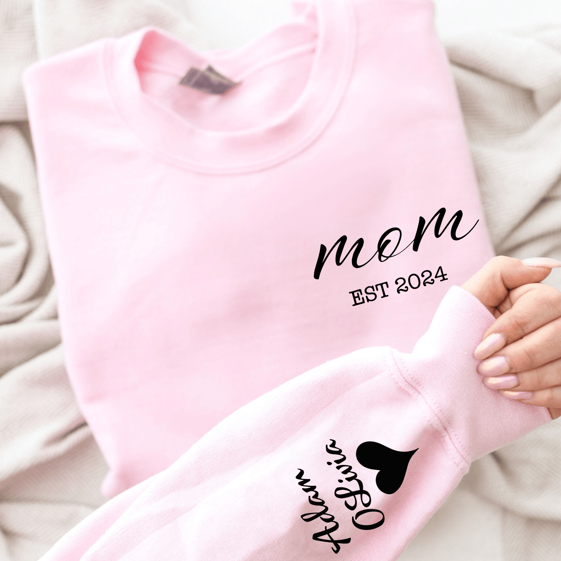 "Mom EST" Personalisiertes Sweatshirt - Geschenk für Mütter - GiftHaus