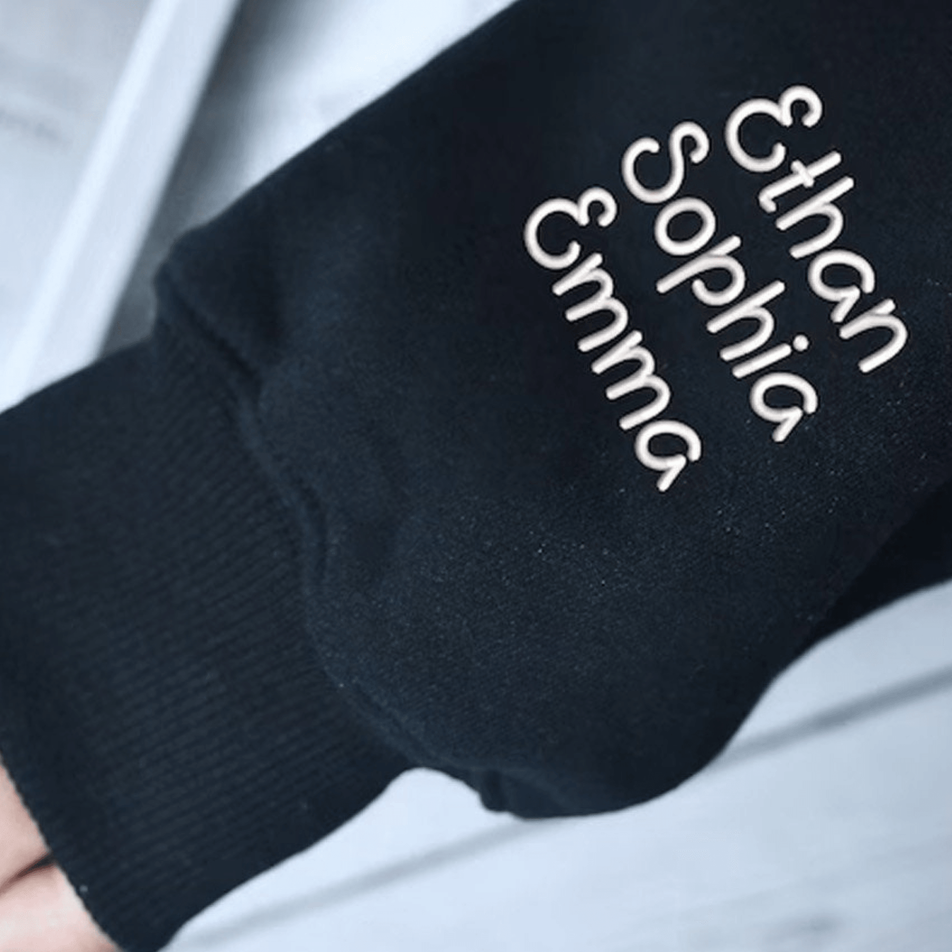 Namensherz“ – Personalisiertes Sweatshirt mit Stickerei - GiftHaus