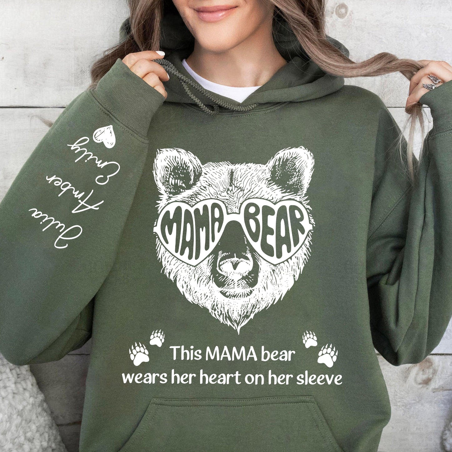 Personalisiert Diese Mama Bär trägt ihr Herz auf der Zunge mit Name Sweatshirt - GiftHaus