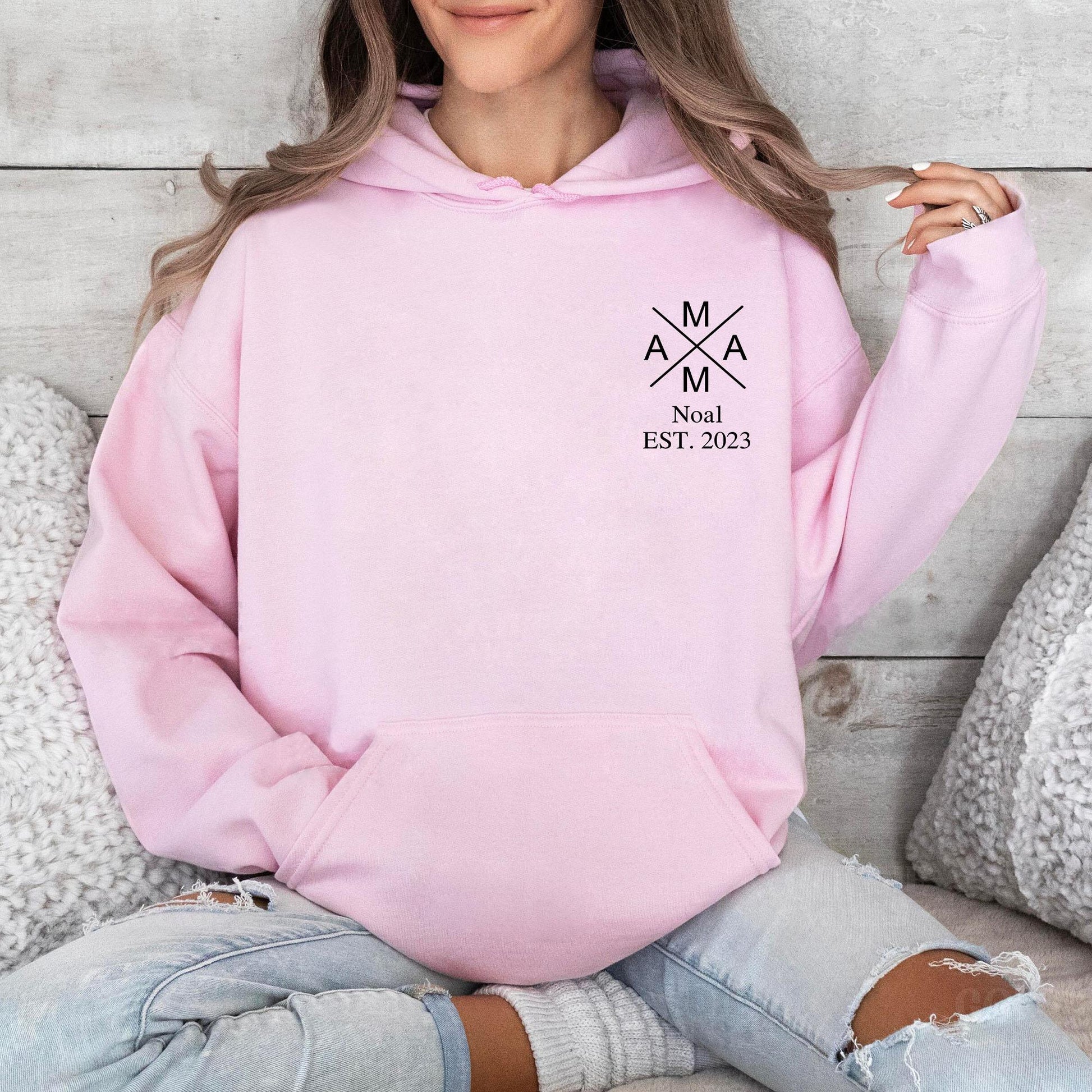 Personalisierter Mama Sweatshirt mit individuellem Namen und Geburtsjahr - GiftHaus