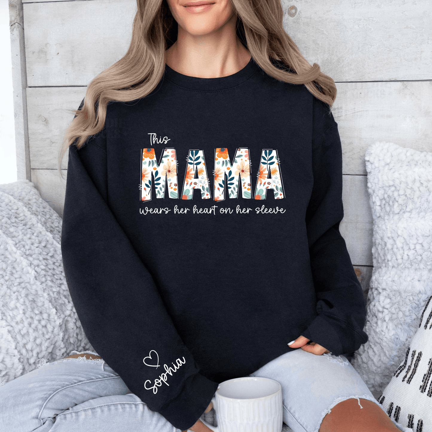 Personalisiertes Mama Hoodie - Herzenswärme im Design - GiftHaus