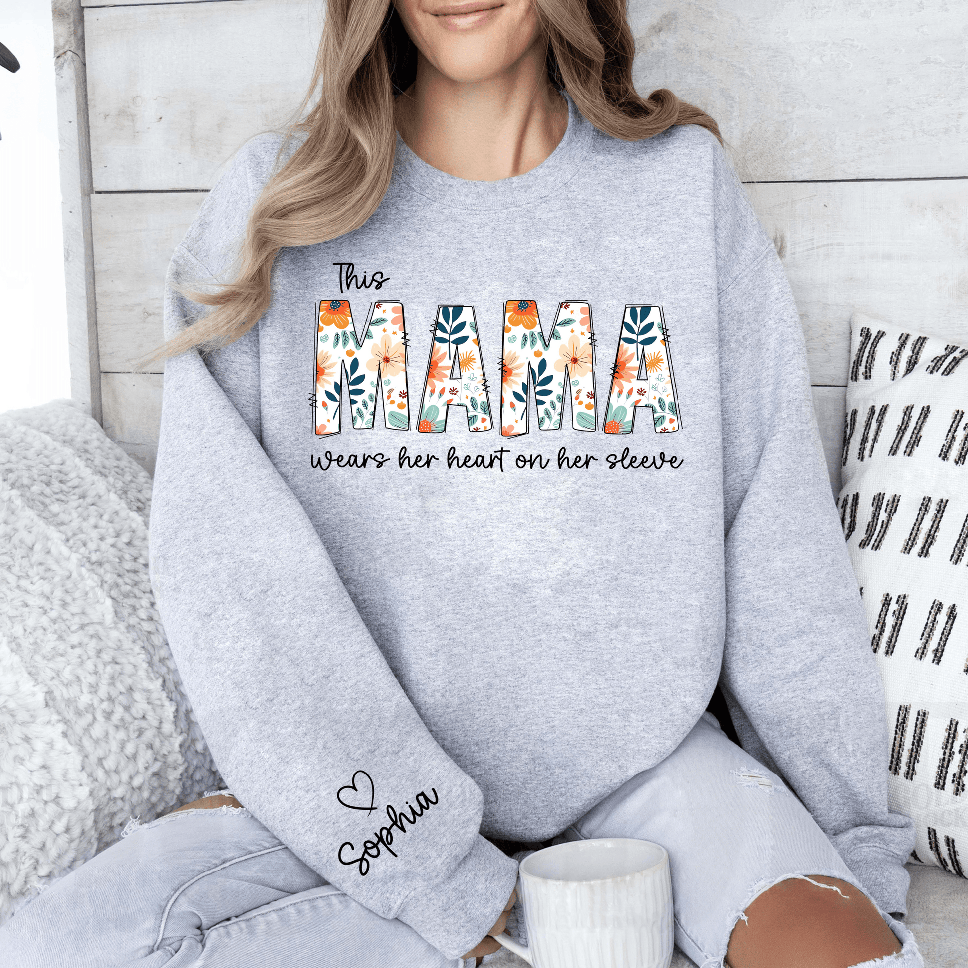 Personalisiertes Mama Hoodie - Herzenswärme im Design - GiftHaus