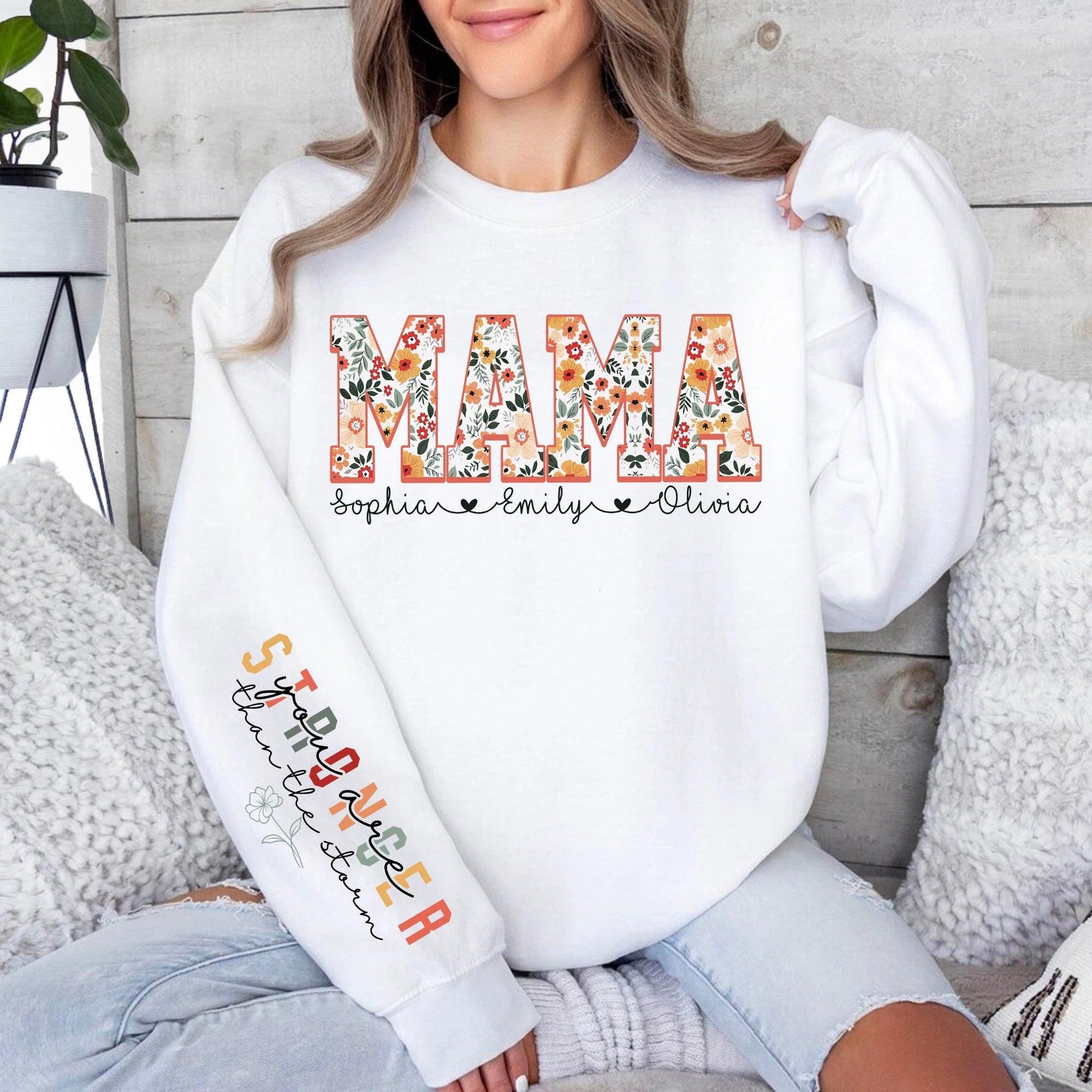 Personalisiertes Mama mit Kindernamen auf dem Ärmel Sweatshirt - Geschenk für Mama - GiftHaus