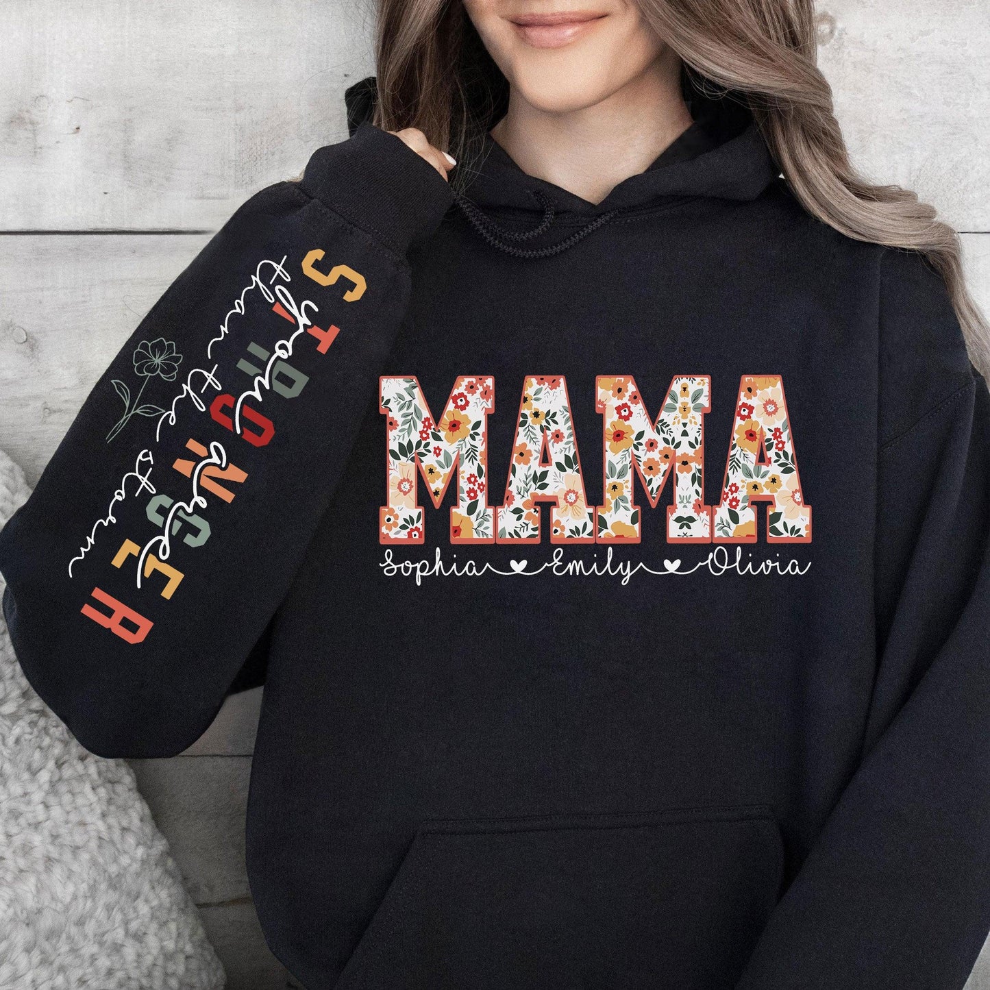 Personalisiertes Mama mit Kindernamen auf dem Ärmel Sweatshirt - Geschenk für Mama - GiftHaus