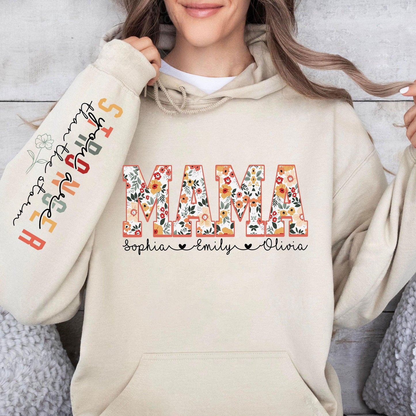 Personalisiertes Mama mit Kindernamen auf dem Ärmel Sweatshirt - Geschenk für Mama - GiftHaus