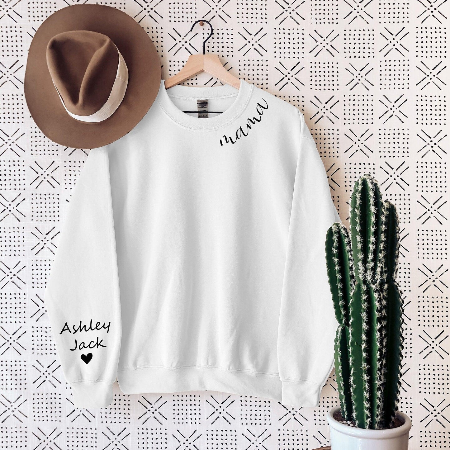 Personalisiertes Mama-Sweatshirt mit Kindernamen am Ärmel, Mama-Sweatshirt - GiftHaus