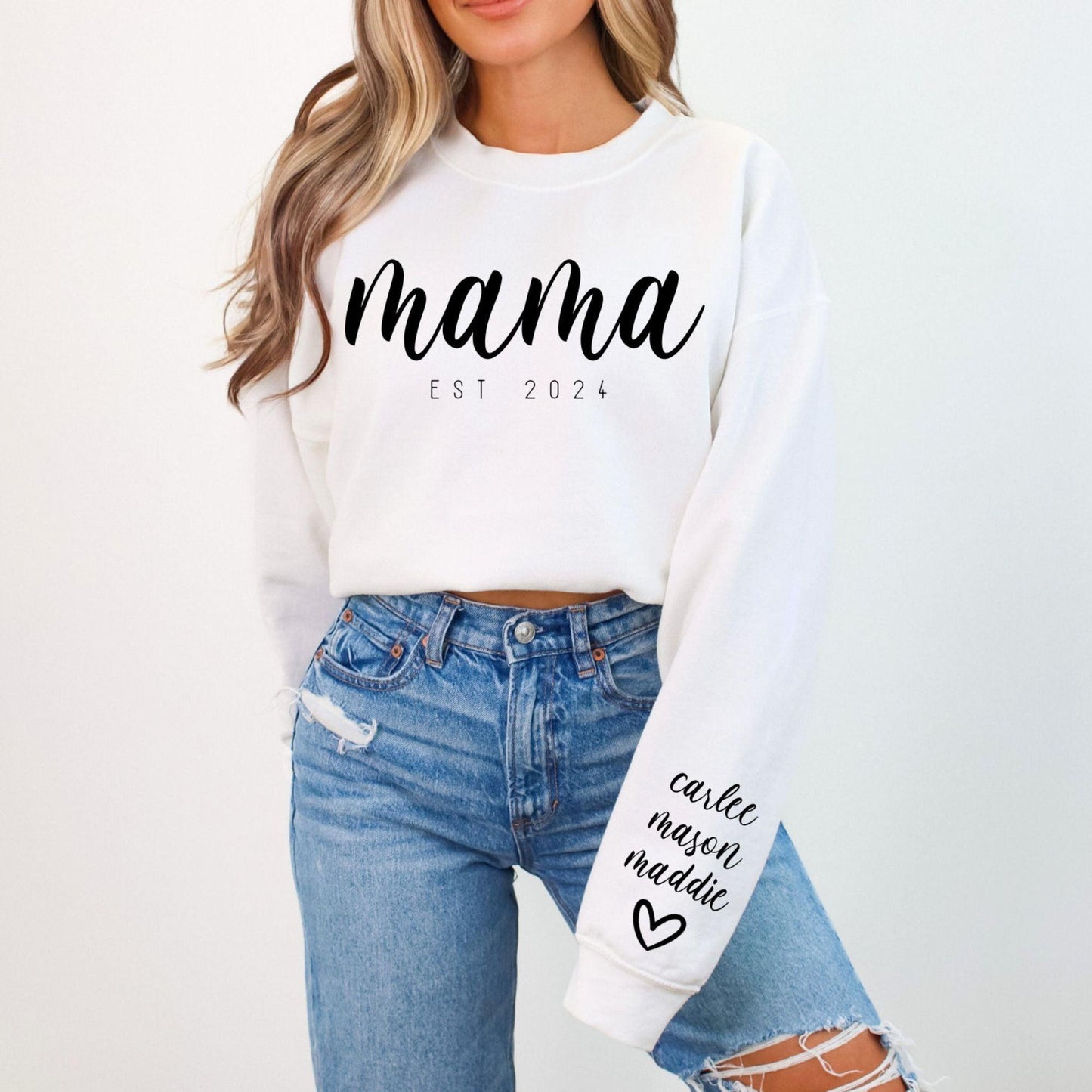 Personalisiertes Mama Sweatshirt mit Kindernamen auf dem Ärmel - Mama Geschenk - GiftHaus