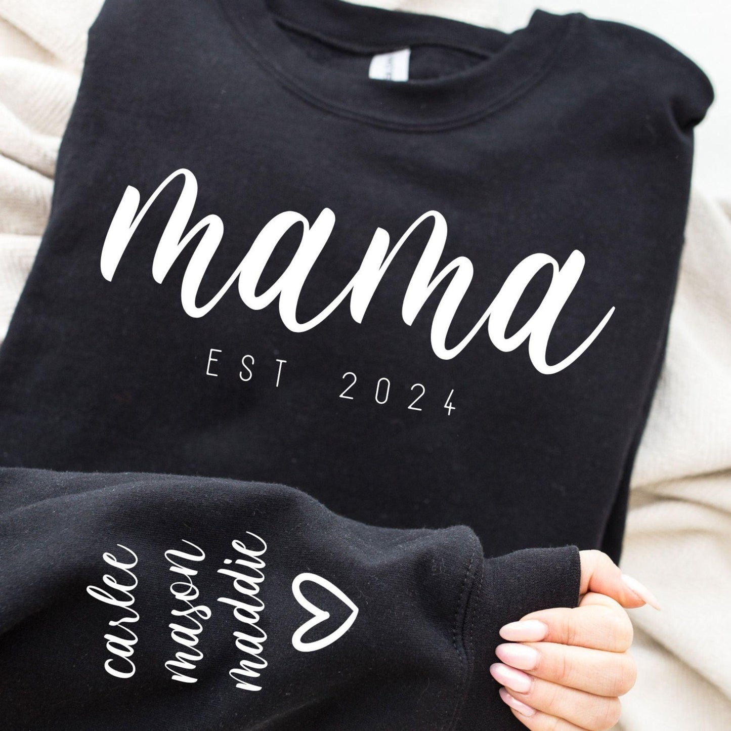 Personalisiertes Mama Sweatshirt mit Kindernamen auf dem Ärmel - Mama Geschenk - GiftHaus