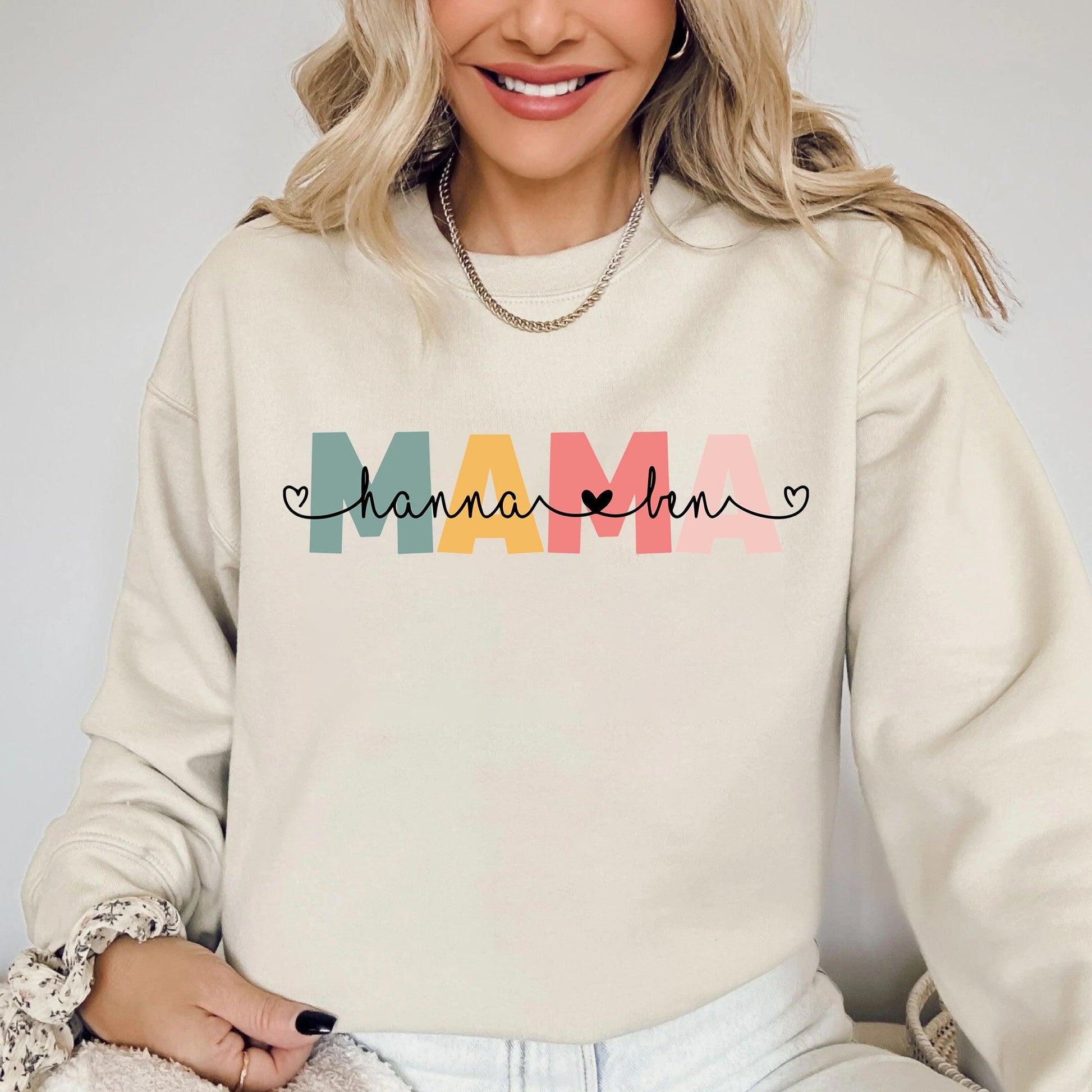 Personalisiertes Mama Sweatshirt mit Kindernamen – Geschenk für Mama - GiftHaus