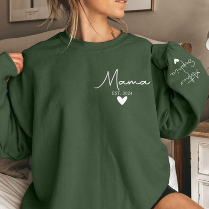 Personalisiertes Mama Sweatshirt mit Namen auf dem Ärmel - GiftHaus