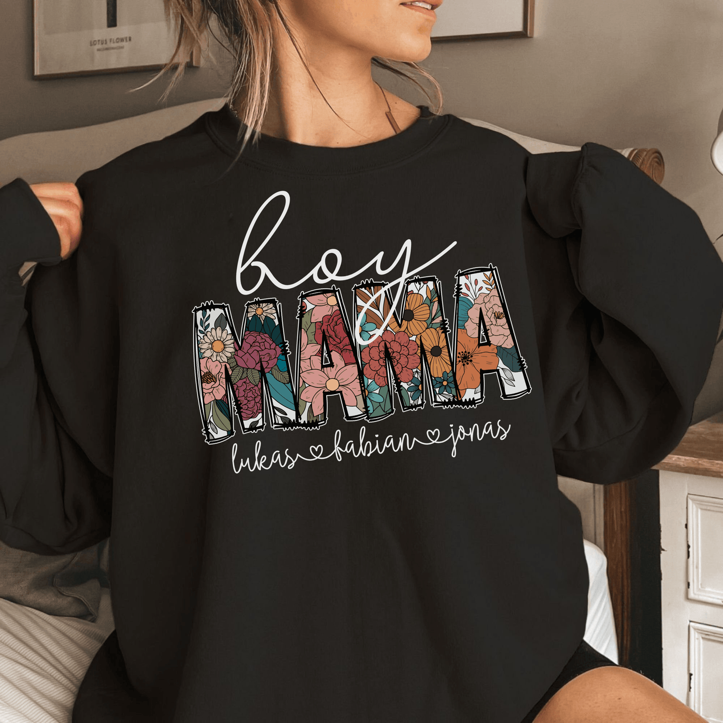 Personalisiertes Mutter-Shirt: 'Boy Mama' mit Kindernamen - GiftHaus