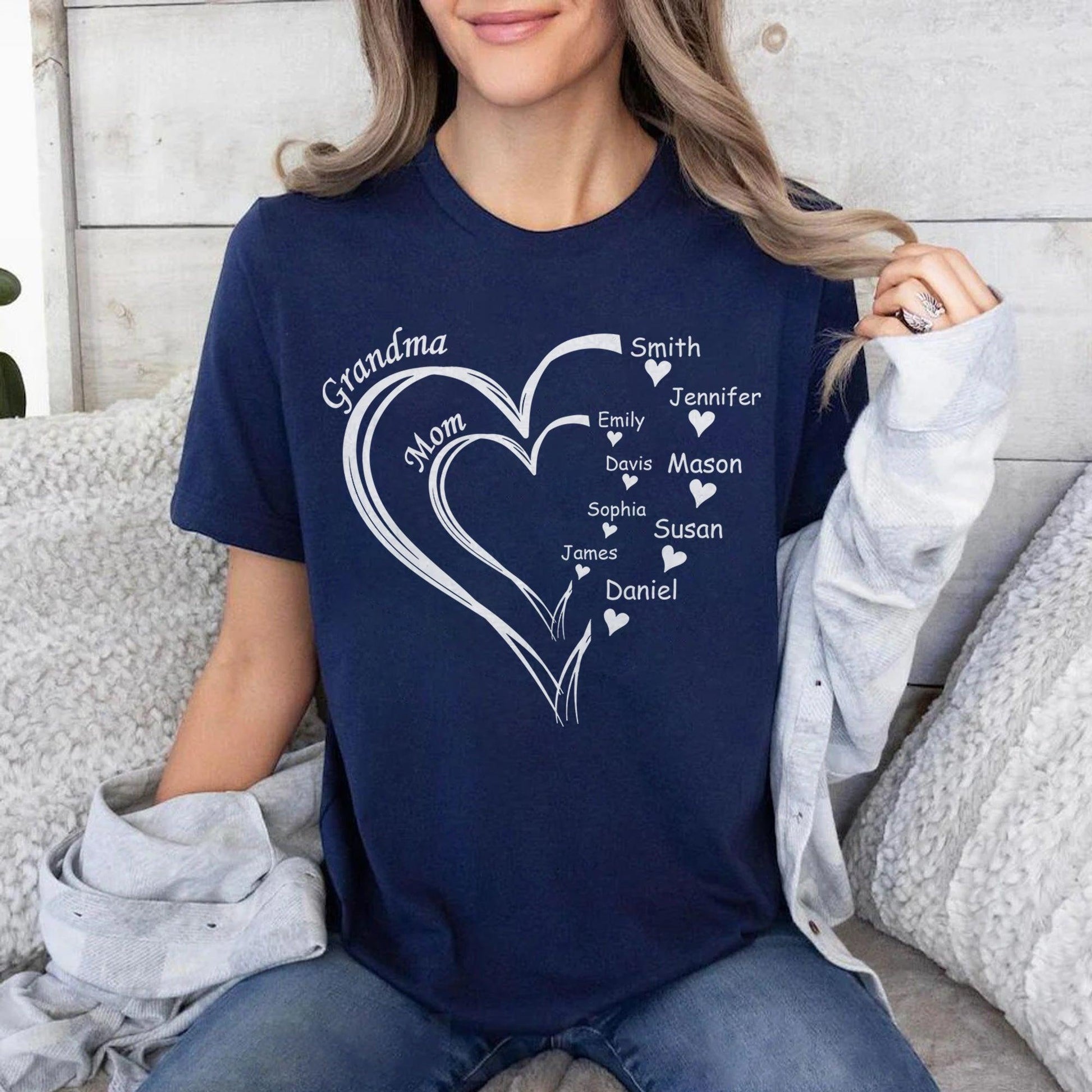 Personalisiertes Oma Herz Sweatshirt und Kapuzenpullover – Muttertagsgeschenk für Oma - GiftHaus