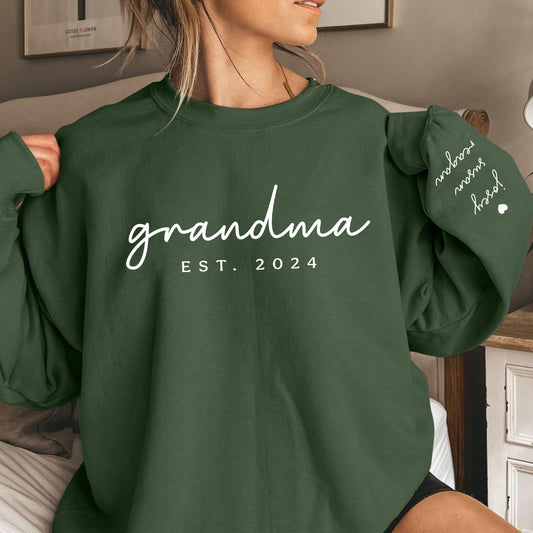 Personalisiertes Oma-Shirt mit Kindernamen auf dem Ärmel - GiftHaus