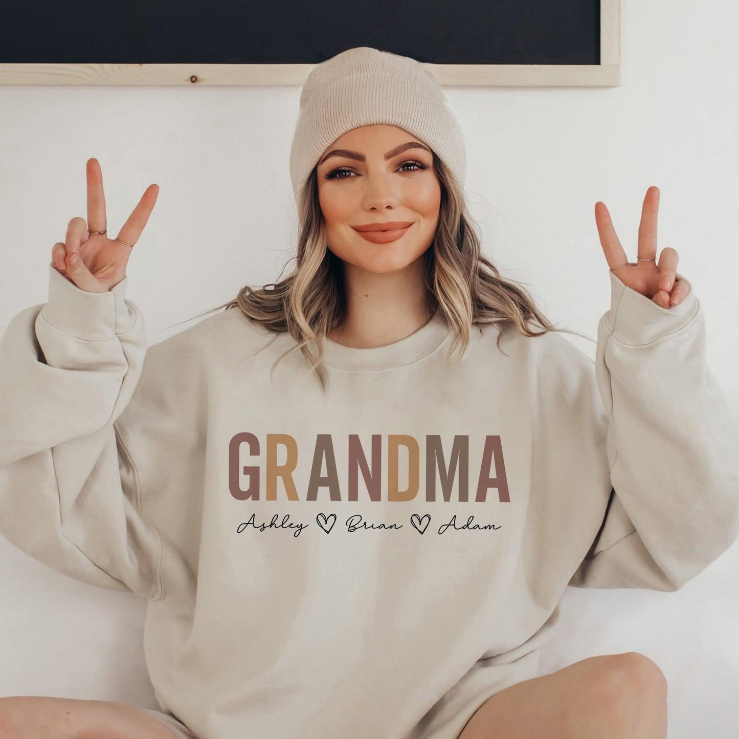 Personalisiertes Oma Sweatshirt mit Namen - Geschenk für Oma - GiftHaus