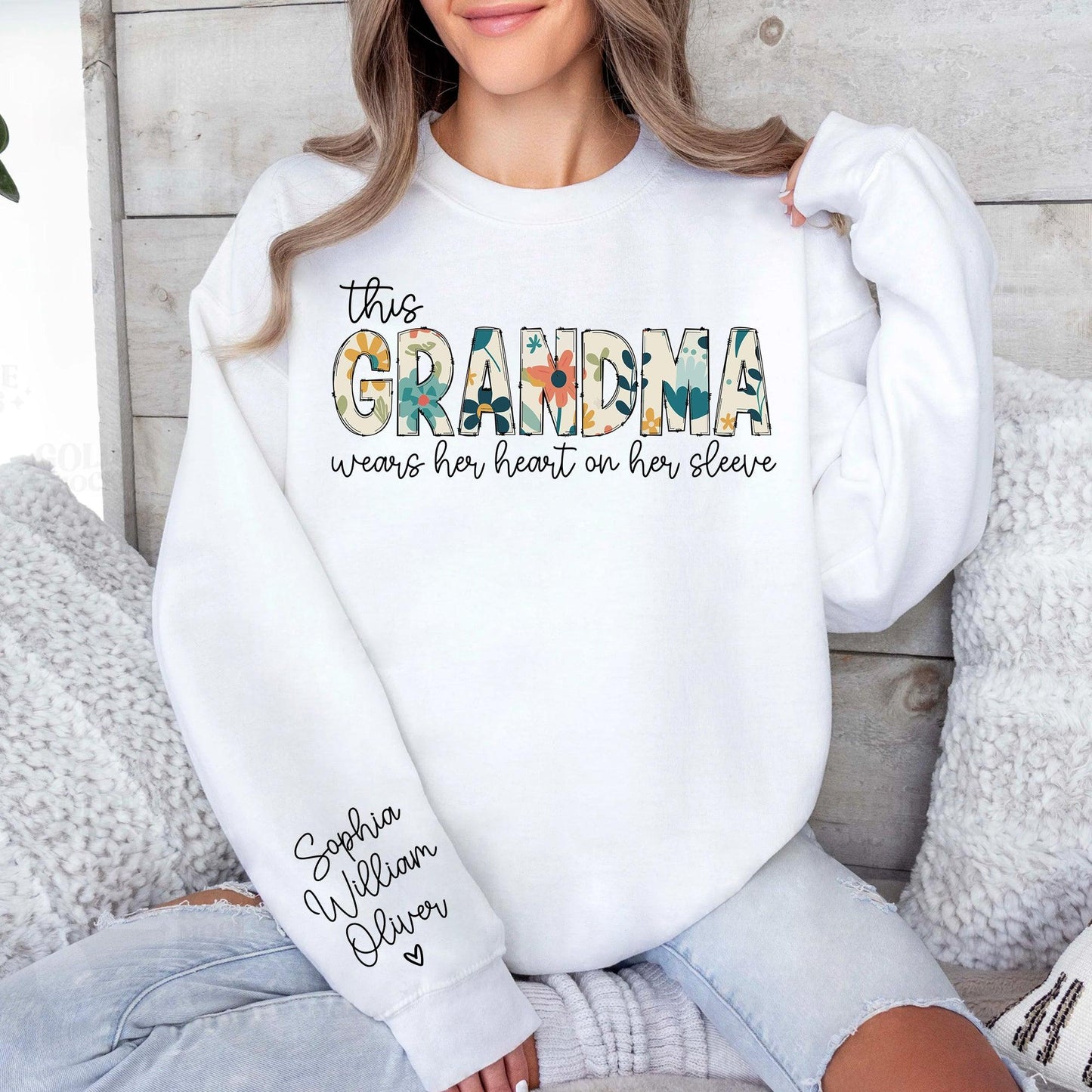 Personalisierungs Oma Sweatshirt mit Enkelnamen auf dem Ärmel - GiftHaus