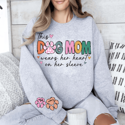 Stolze Hunde-Mama Sweatshirt - Herzensfreude mit Vier Pfoten - Personalisierbar - GiftHaus