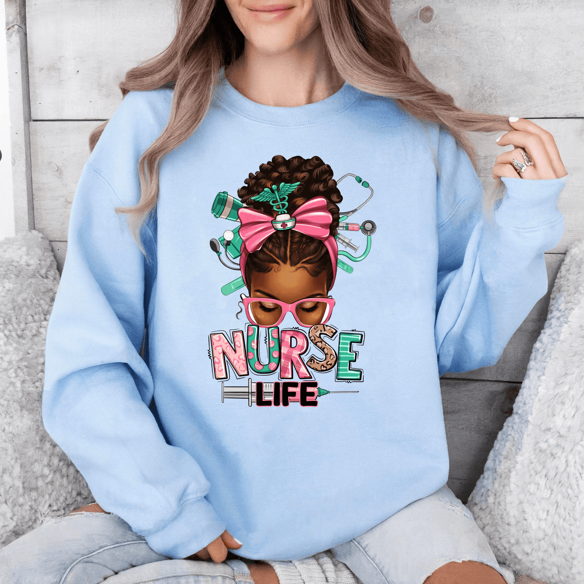 Vielfältige Krankenpflege Sweatshirt - Afro Messy Bun Design - Feiern Sie Diversität - GiftHaus